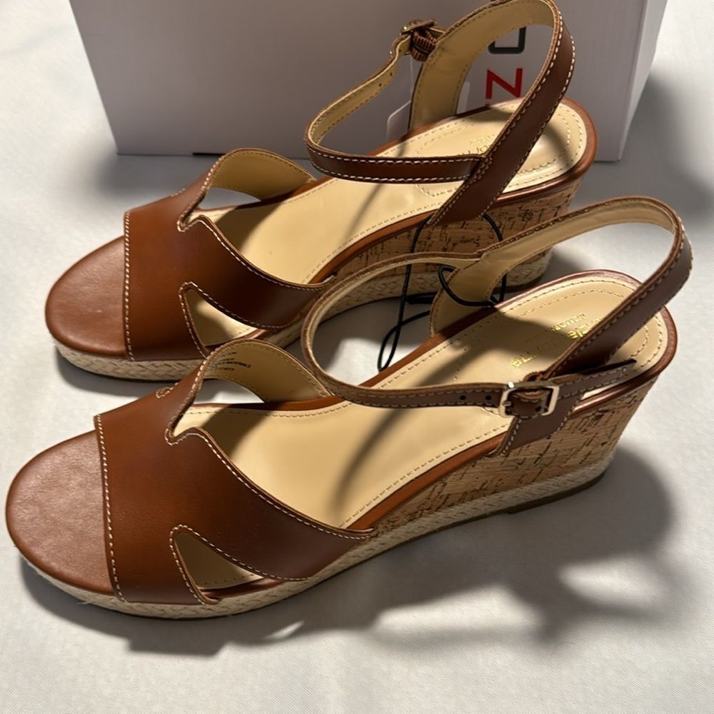 Liz Claiborne Wedge Sandals Womens 10 Brown Memory Foam - Picture 3 of 6